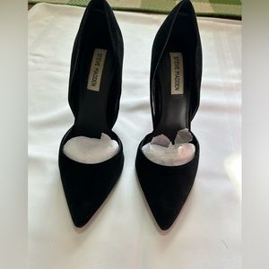 Black Suede Steve Madden Pumps
